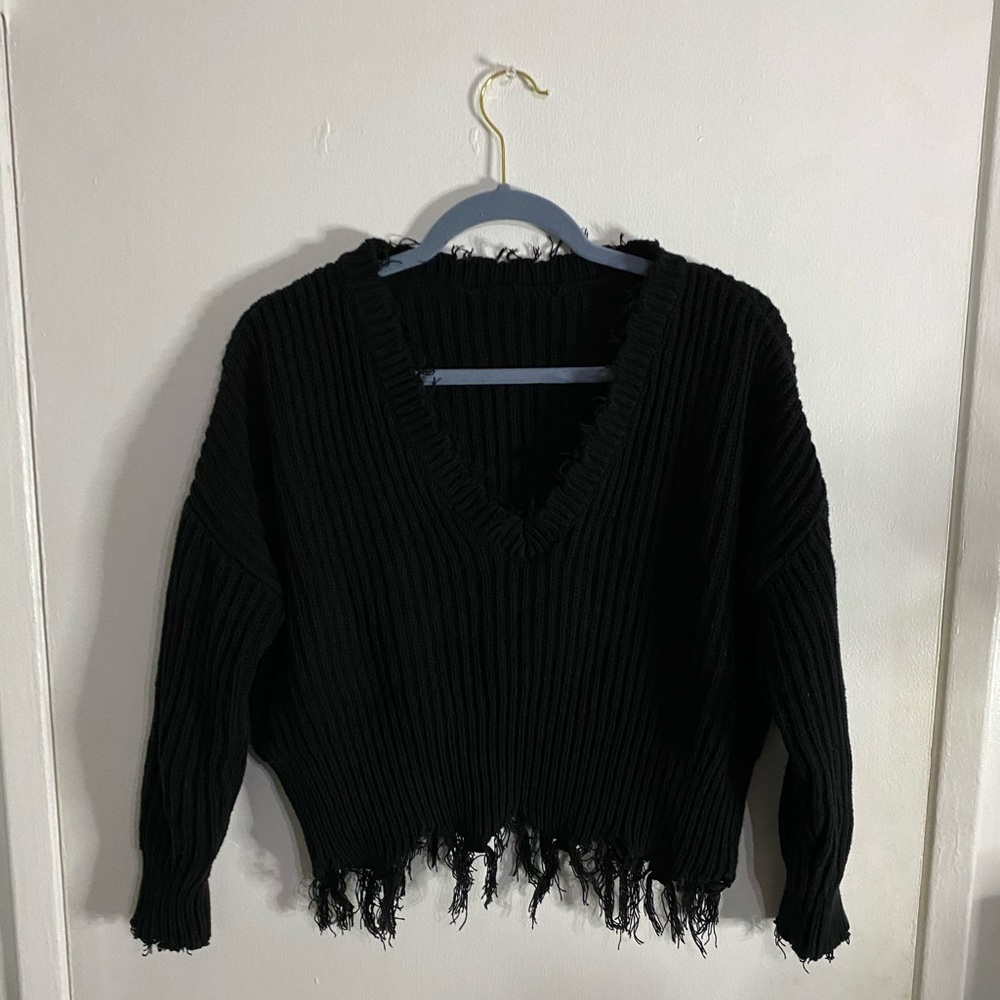 Long Sleeve Sweater V-Neck in Black